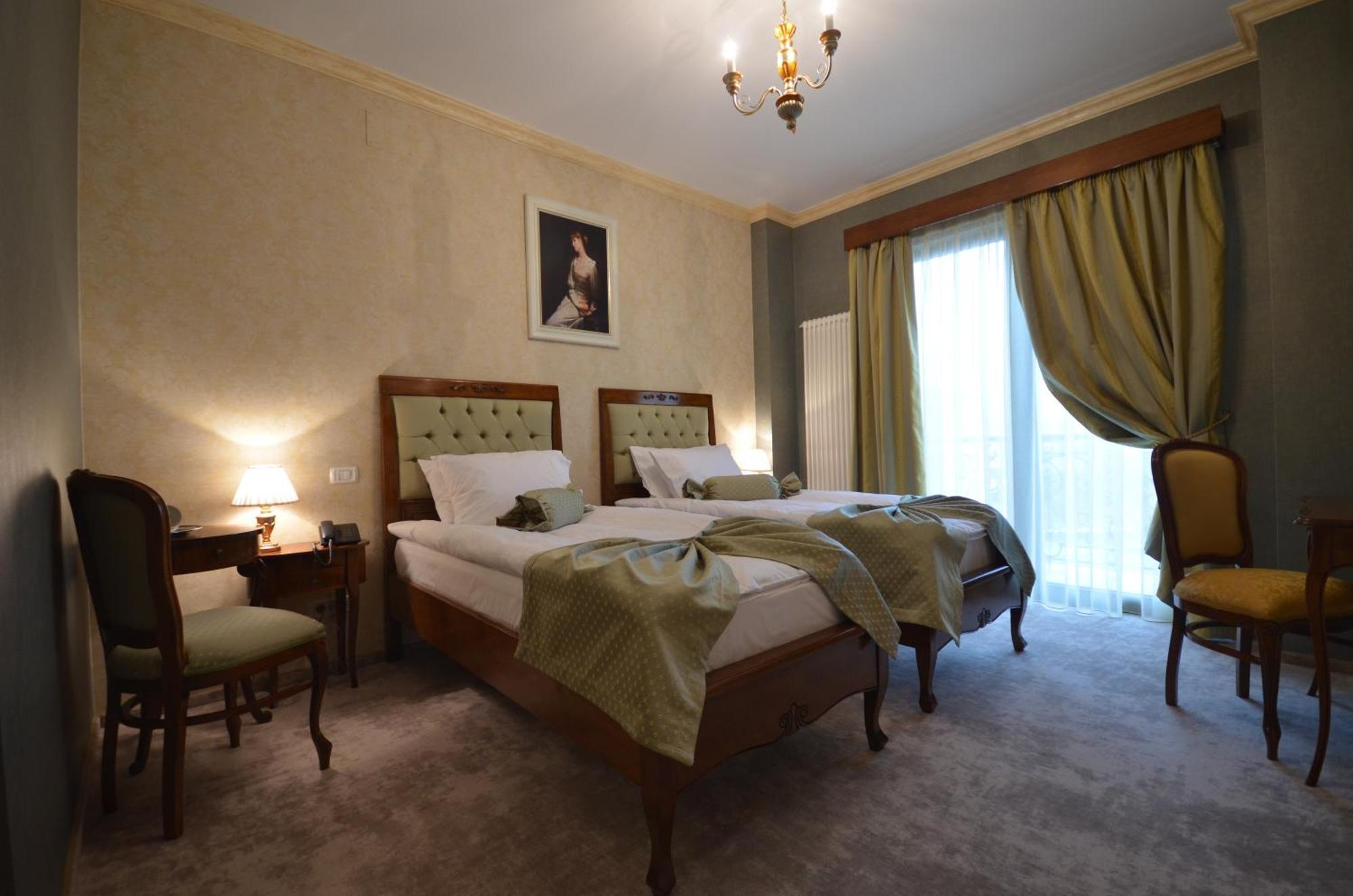 The Arlington Boutique Hotel Крайова Номер фото