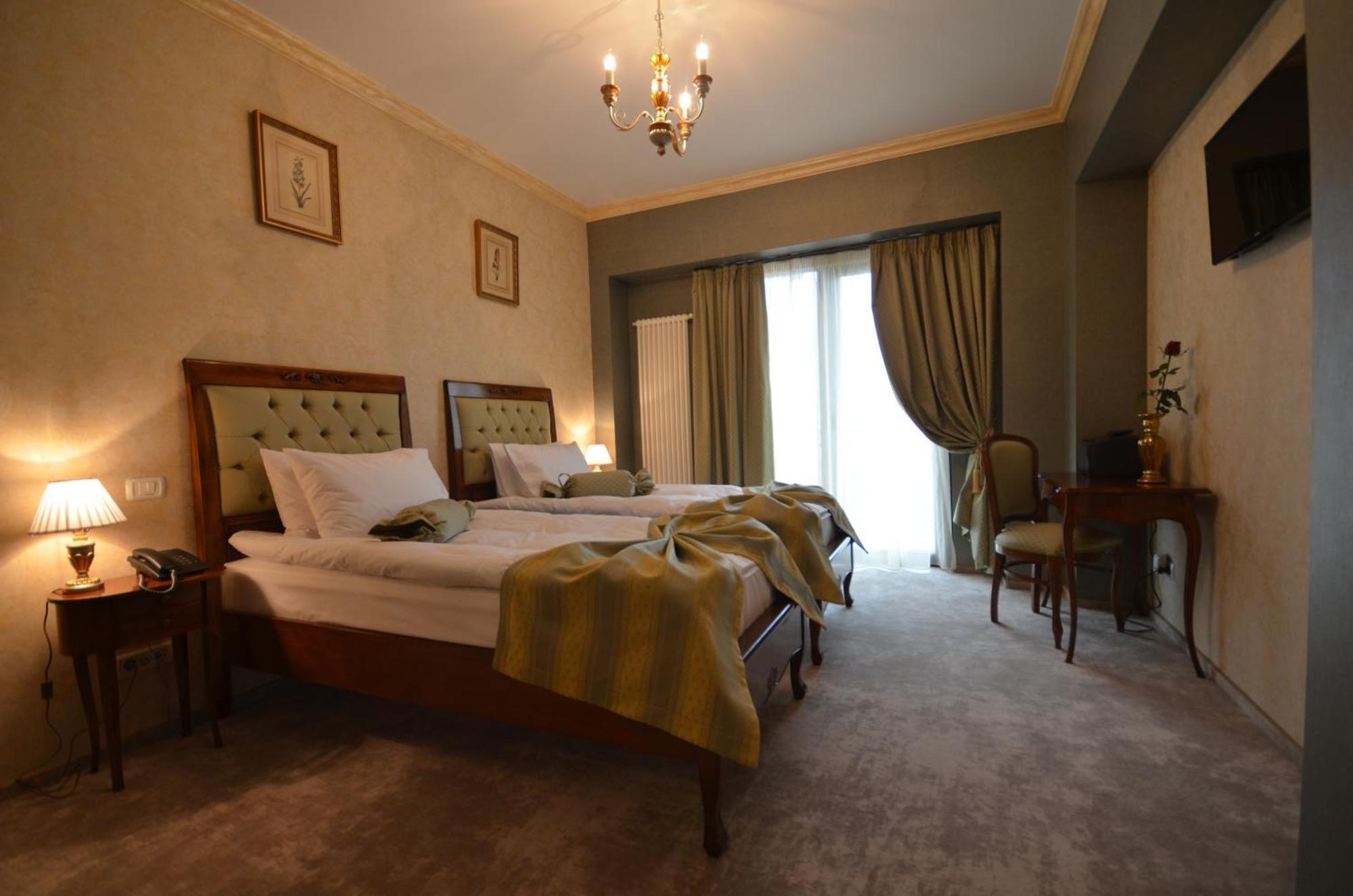 The Arlington Boutique Hotel Крайова Номер фото