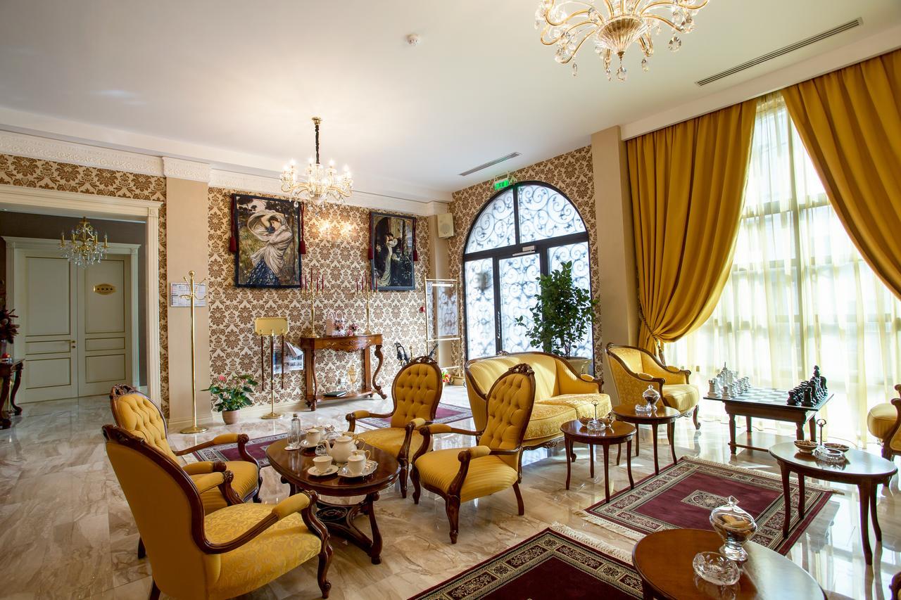 The Arlington Boutique Hotel Крайова Екстер'єр фото