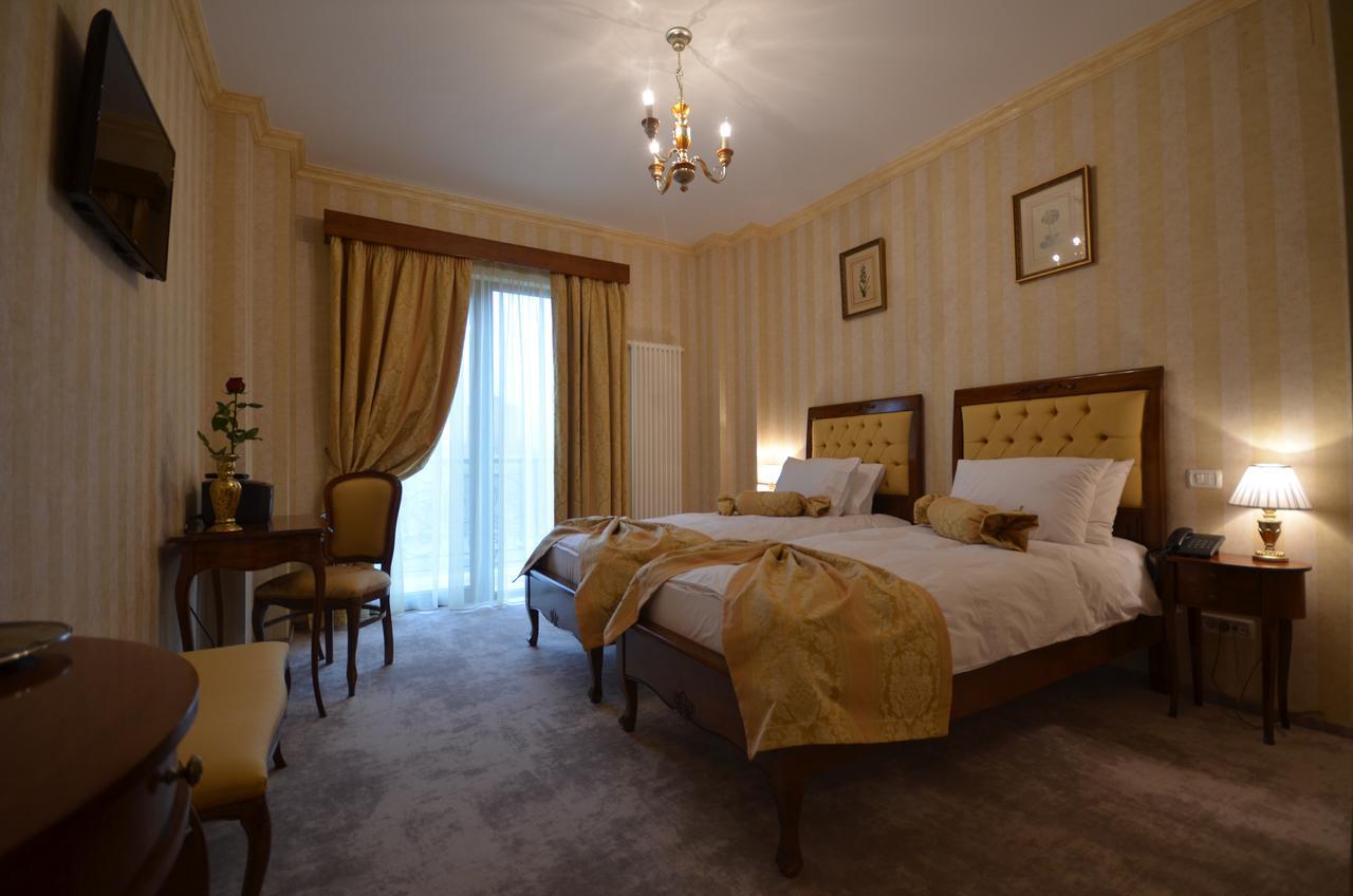 The Arlington Boutique Hotel Крайова Номер фото